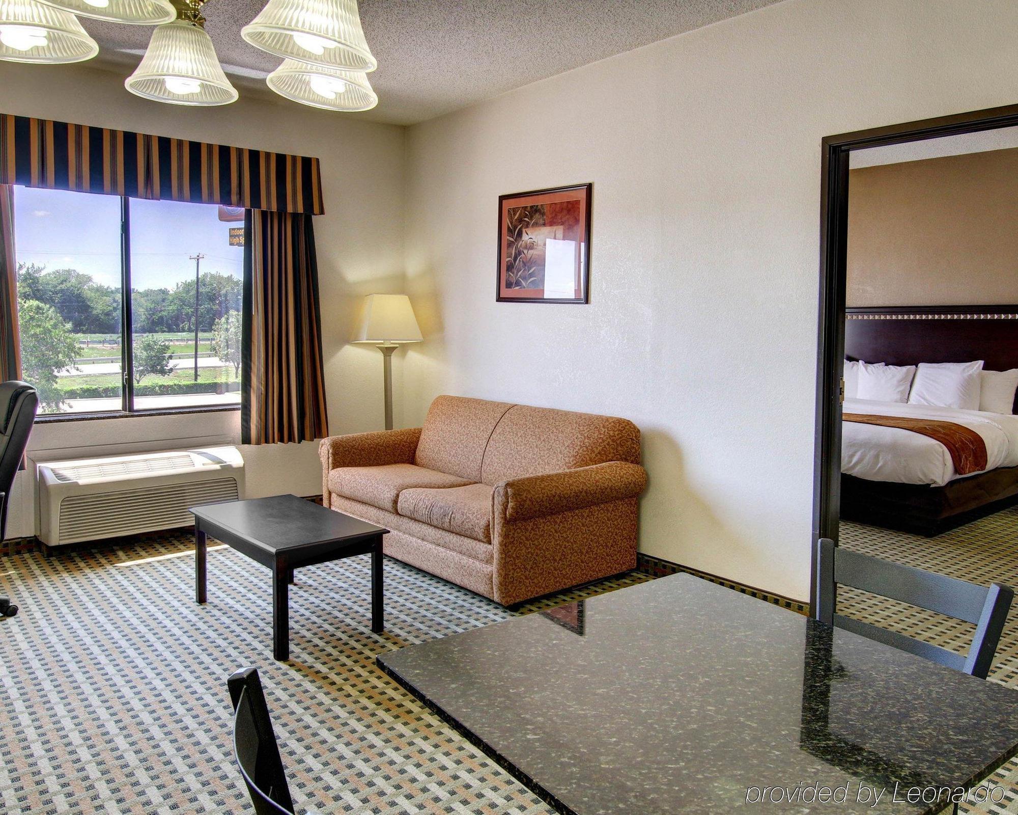 Quality Suites Burleson - Ft Worth Kültér fotó