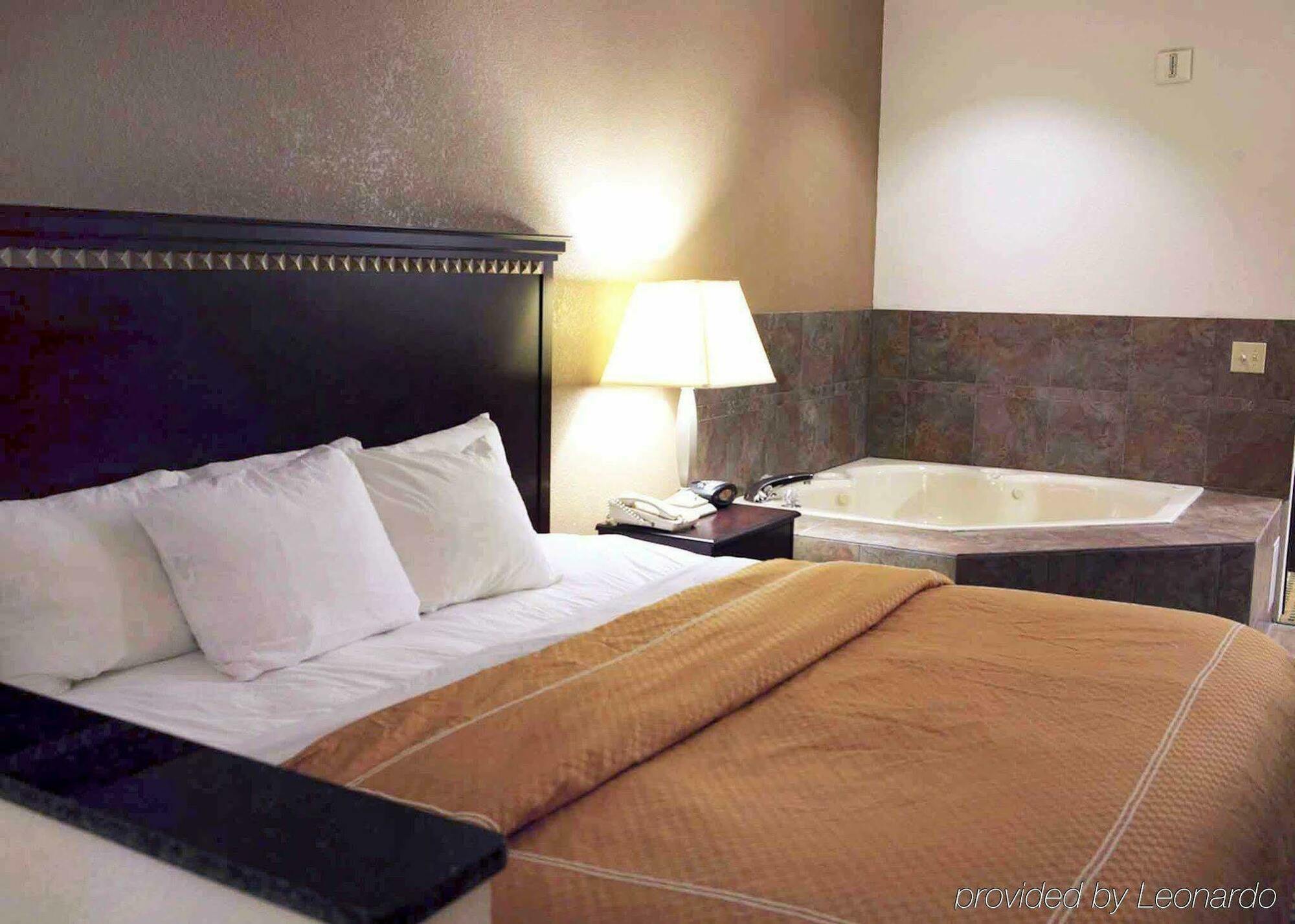 Quality Suites Burleson - Ft Worth Szoba fotó